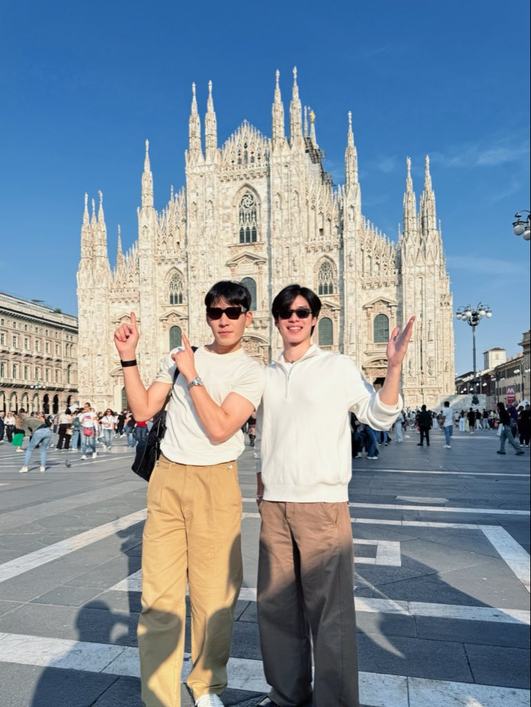 FlowerBoyTH's tweet photo. Ciao Milano 👋🏻
Today is “Flower Boy 1st Fan Meeting in Milan”

วันนี้ส่งกำลังให้ 2 หนุ่ม “เพิร์ลพีค” กับแฟนมีตติ้งครั้งแรกที่มิลาน ✌🏻

#PearlPeakFM_Milan
#เพิร์ลพีค #PearlPeak https://t.co/B1wuPb5dTz