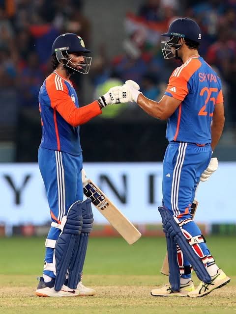 cricnuances's tweet photo. What a finish this has been by india especially after losing two quick wickets. Tilak and dube are smashing all over. Their partnership is 62 off just 29 balls and  India are 195 for 5 with one over remaining. https://t.co/26agZ3luhV