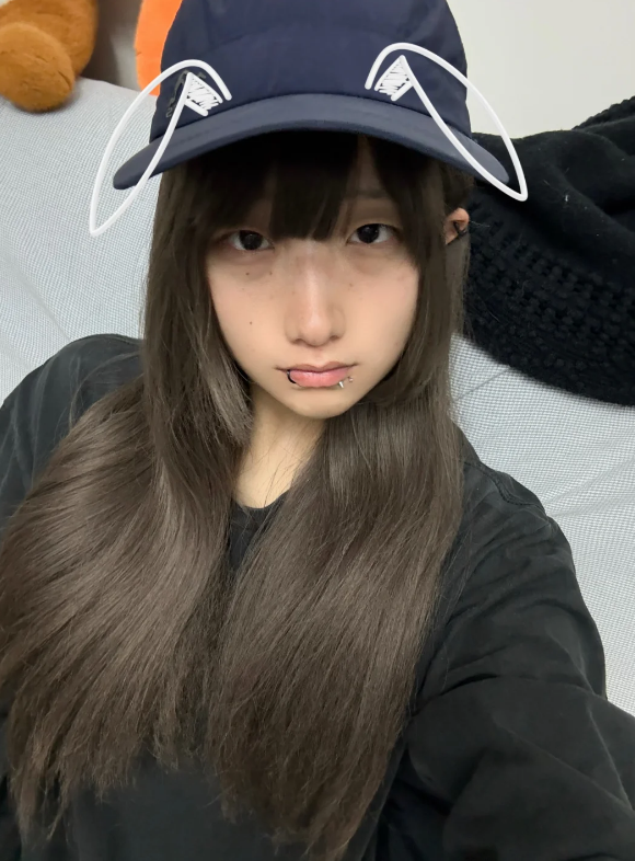 himeka__001's tweet photo. 今日外ですれ違った女性全員二重でした。形見狭いです https://t.co/C4ANkvXsjg