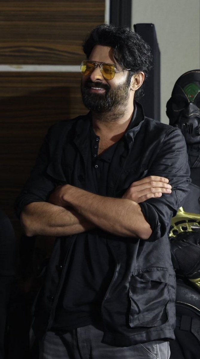PrabhasNetwork_'s tweet photo. “I consider myself fortunate to have a Star like #Prabhas, who wholeheartedly believes in a Director’s Vision.”

- #NagAshwin About #Prabhas 😍🙌❤️‍🔥

#Kalki2898AD ❤️‍🔥 https://t.co/ZgqGCEwGSU