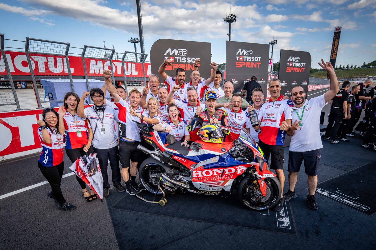 lcr_team's tweet photo. P2 Diogo Moreira – Sprint #JapaneseGP
🎤“I felt really good on the bike today, and I gave it everything, following the flow of the track. After crossing the line, I realised I was on the podium. For me, for the team and for Honda, this is very important. Thanks to everybody!” https://t.co/E0LzEum3lQ