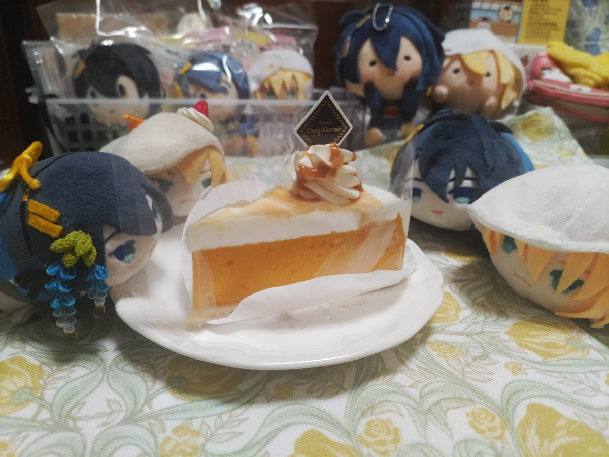 miyn7's tweet photo. 自分お祝いのケーキです🎃
圧が強い。 https://t.co/7aAA6Coz84
