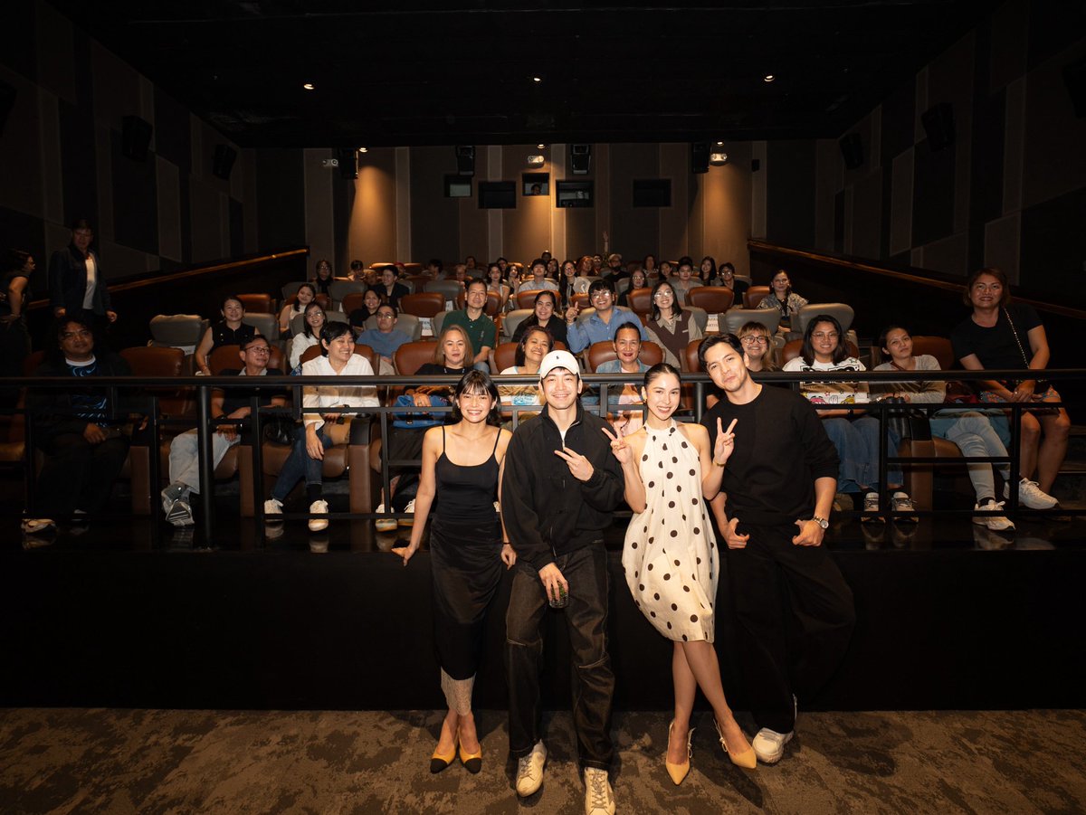 Sparkle_GMA's tweet photo. Alden Richards hosted a special block screening of ‘Always Yours, Never Mine,’ attended by Sparkle First Vice President Ms. Joy Marcelo, Sparkle Assistant Vice President for Talent Management Ms. Tracy Garcia, and various Sparkle stars. ✨ https://t.co/LVafBXB6rh