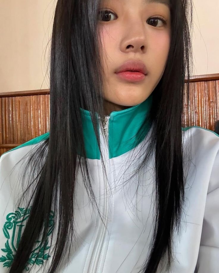 Glliterie's tweet photo. I thought it was already established that no female idol is ugly. Arguing about visual when they mog everyone in that thread https://t.co/xpSYSw75WJ