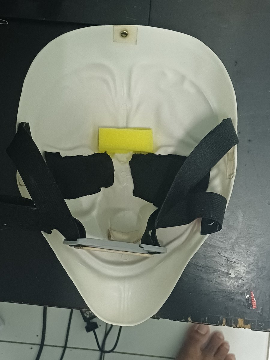 iqo_zoid's tweet photo. almost done making my Houston mask. all that's left is to find a strap to attach in the top part of the mask and cover the edges in black edge guards https://t.co/0eBZqBjUqT