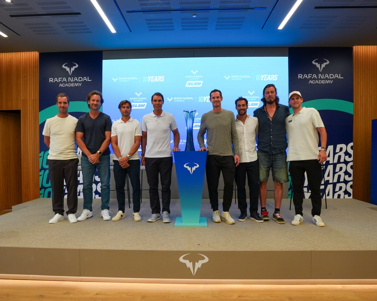 rnadalacademy's tweet photo. Eight players. Two teams. One trophy. All set for the Rafa Nadal Academy Slam!

We can’t wait to get started. VAMOS! 🔥

🎾 TEAM RAFA 🆚 TEAM MURRAY
 📍 Rafa Nadal Academy, Mallorca
 🕟 Today | 4:30 PM
 📺 live at @MPlusDeportes https://t.co/QjhN9Yrq9M