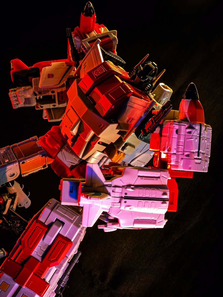 SpencerButlerVA's tweet photo. Further on the edge.
#Transformers #Toyphotography #Actionfigurephotography #AgeofthePrimes #Superion https://t.co/uVtwlKTXRI