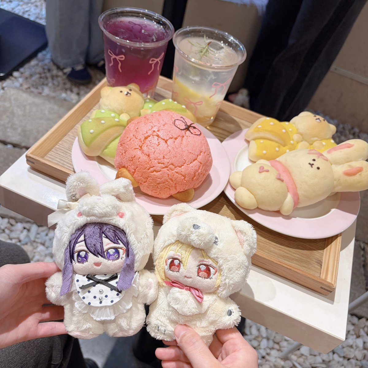 f_72nui's tweet photo. そまいつぬいちゃんとかわいいパン屋さん行きました♪かわいい！ともちゃん2号もちゃんと着いて来てくれました♪ https://t.co/IKJTVNyvYT
