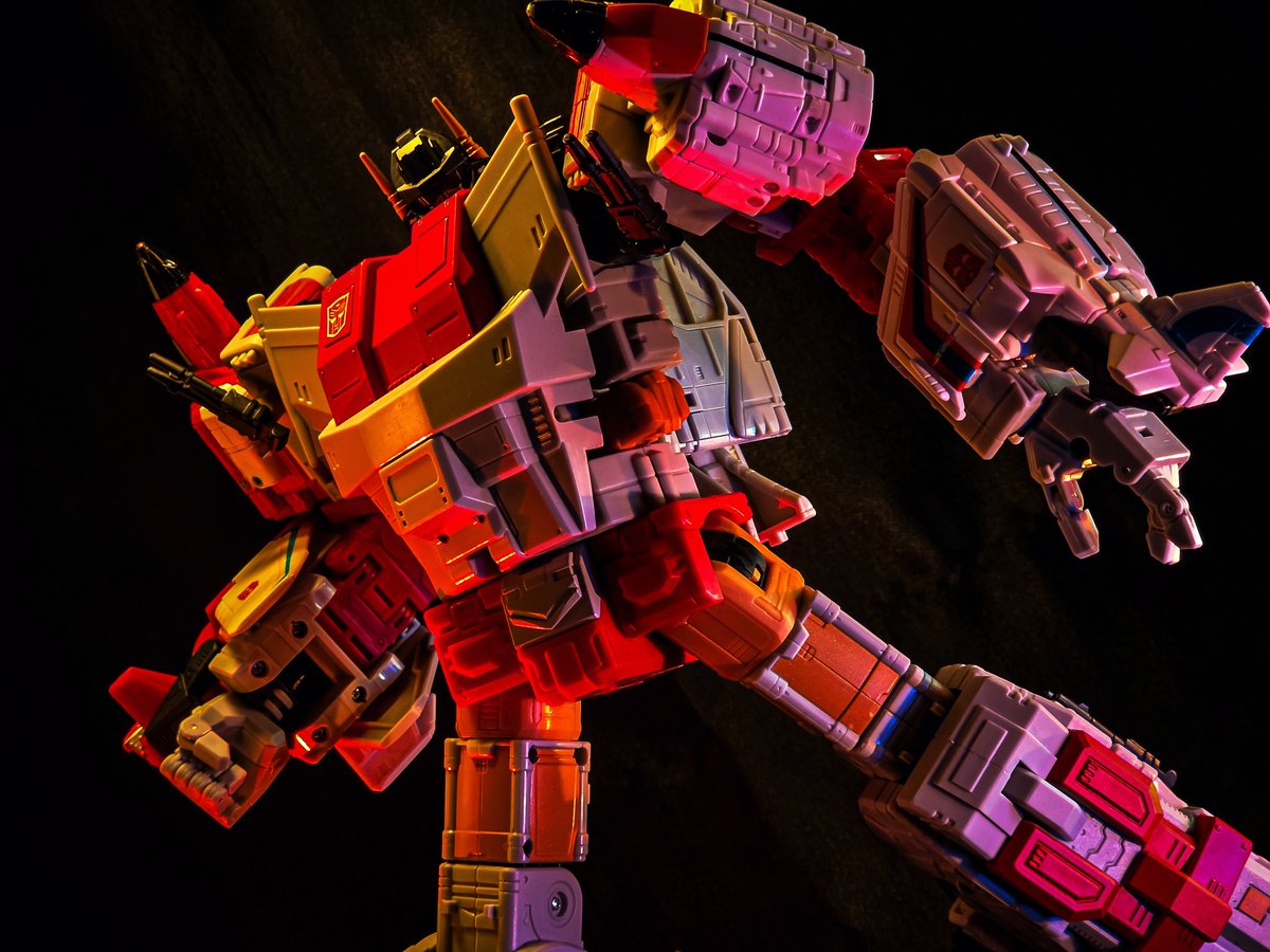 SpencerButlerVA's tweet photo. Further on the edge.
#Transformers #Toyphotography #Actionfigurephotography #AgeofthePrimes #Superion https://t.co/uVtwlKTXRI