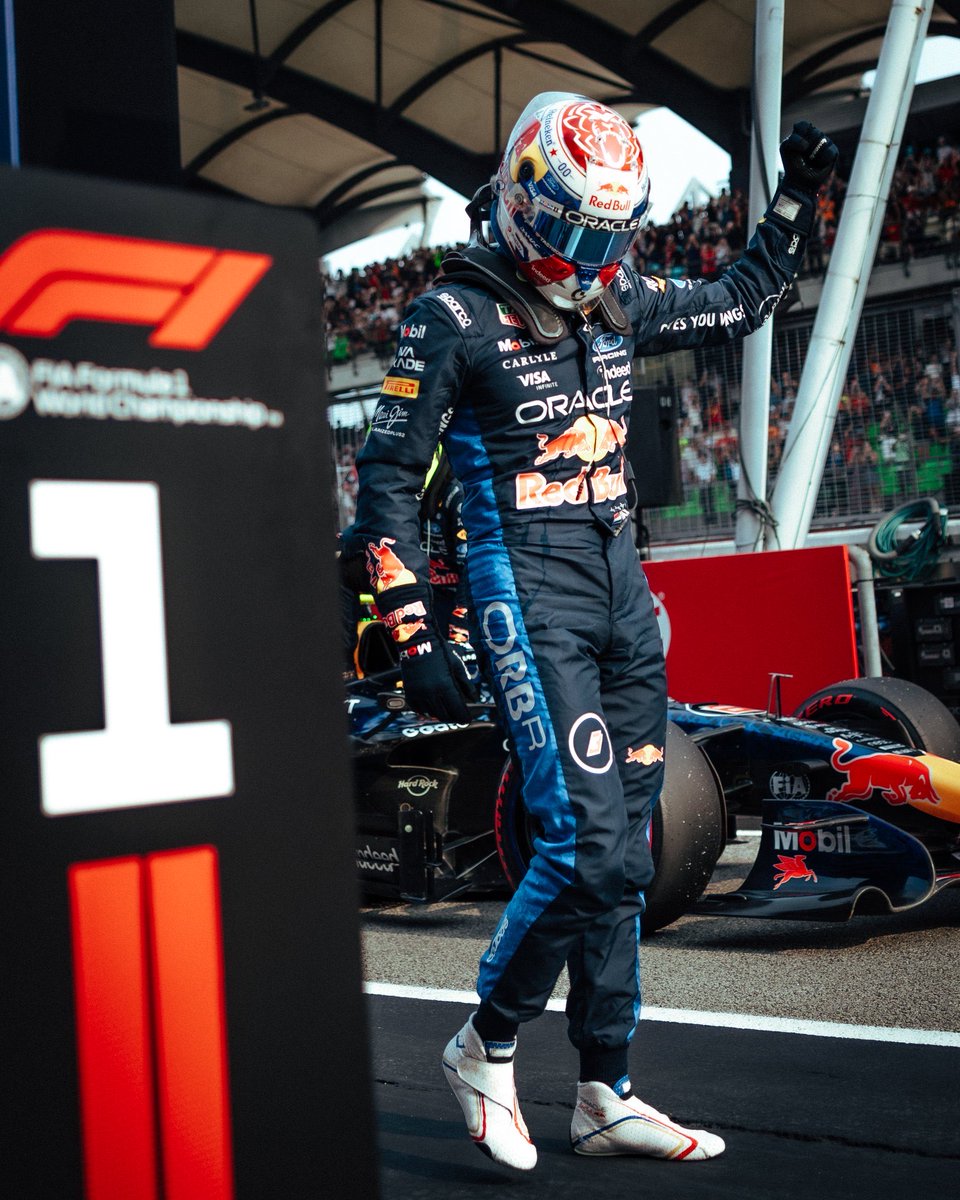 alexescalera17's tweet photo. El AURA que tiene Max Verstappen en pole position, es como si todo volviera a estar donde debe estar https://t.co/kvGQ2ZANaR