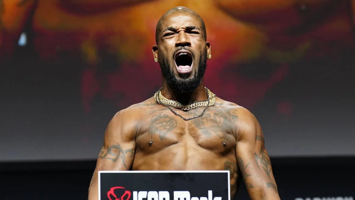 Jithi_MMA's tweet photo. BREAKING🚨:

King Green has been hospitalised with injury due to carrying the #UFC332 card on his back https://t.co/6H1KAEeu4l