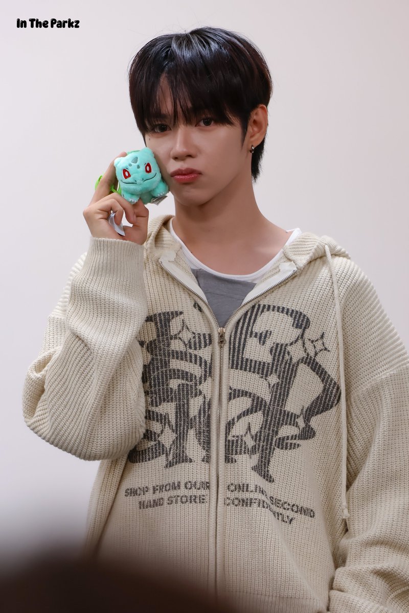 IntheParkz0306's tweet photo. 261002  

#제이엘 #JL #아홉 #AHOF https://t.co/zZTtwTumb3