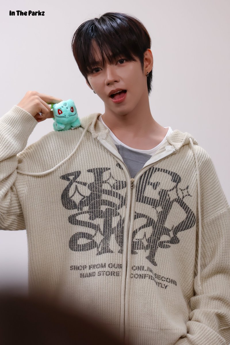 IntheParkz0306's tweet photo. 261002  

#제이엘 #JL #아홉 #AHOF https://t.co/zZTtwTumb3
