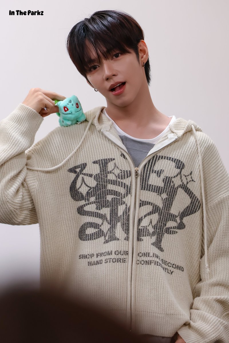 IntheParkz0306's tweet photo. 261002  

#제이엘 #JL #아홉 #AHOF https://t.co/zZTtwTumb3