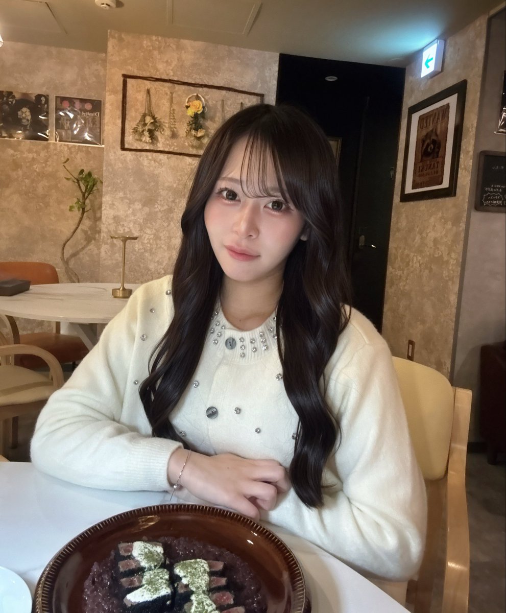 _0kqxll's tweet photo. 赤ワインソースのレアカツ美味しすぎた😻✋🏻 https://t.co/ZPrtAJMxGJ