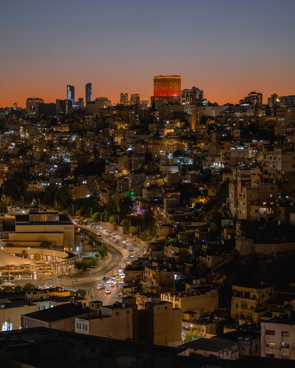 VisitJordan's tweet photo. Nightfall over the capital. Winding streets and glowing architecture across Amman! 

📸 hkoshframes

#KingdomOfTime #VisitJordan #ShareYourJordan #Jordan https://t.co/pfHEzTmWUf