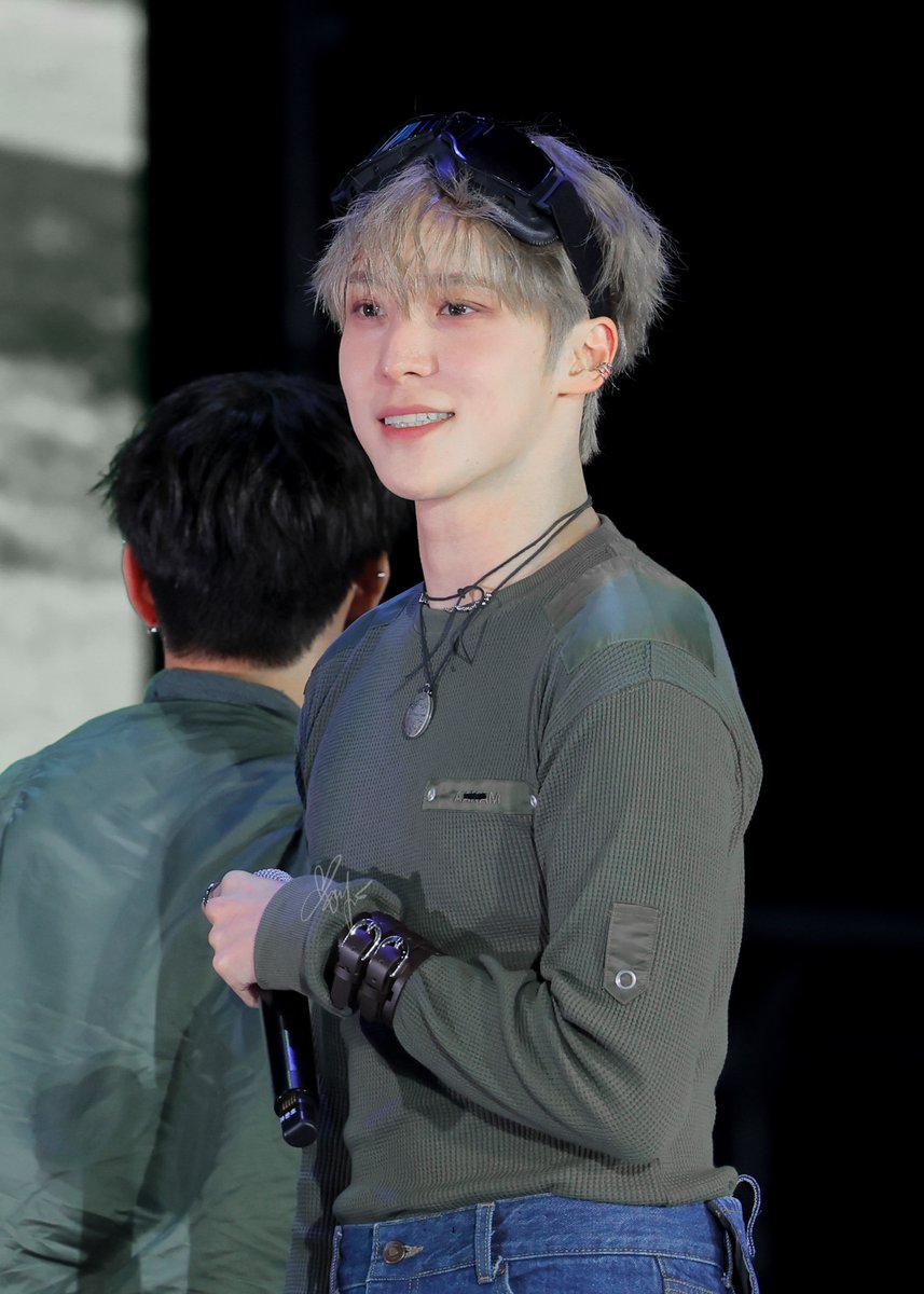 xuxin0130's tweet photo. 𝟤𝟨𝟢𝟫𝟣𝟤 ʙᴀʀᴄᴇʟᴏɴᴀ ᴍᴜꜱɪᴄ ʙᴀɴᴋ
#ᴀᴛᴇᴇᴢ #에이티즈 #ʏᴜɴʜᴏ #윤호 https://t.co/7VmD0Lp41W