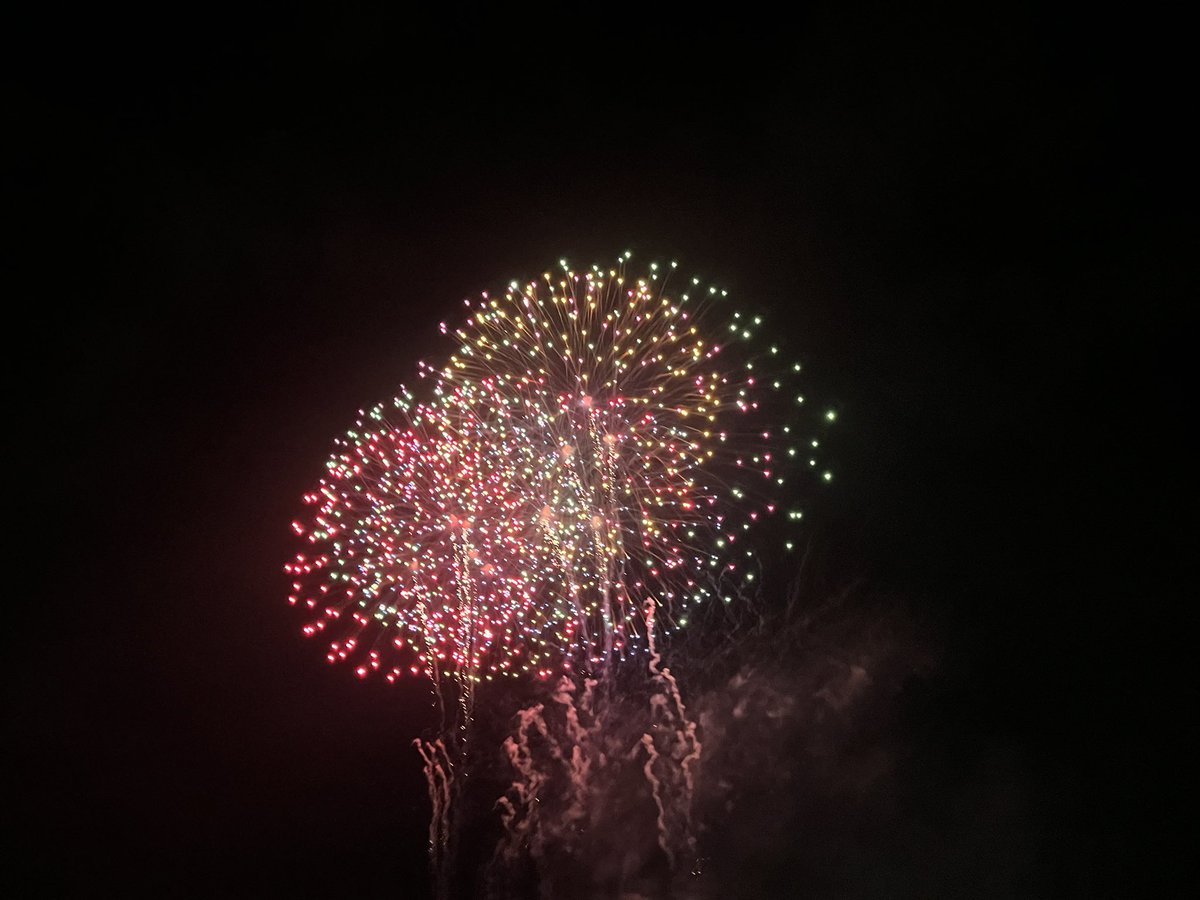 iosuki_my's tweet photo. 地元の花火大会最高すぎ🎇 https://t.co/MAe3g0spOZ