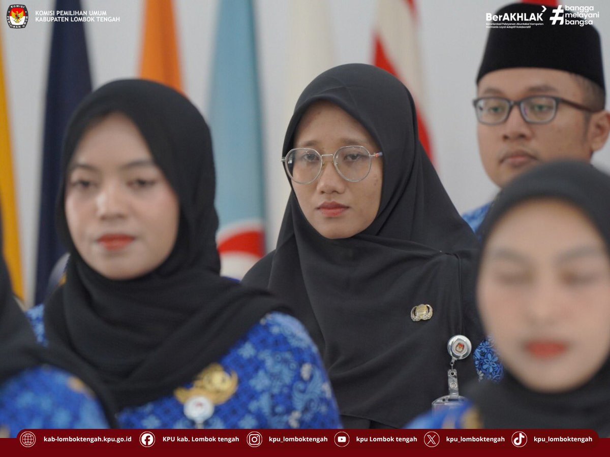 HumasKPULoteng's tweet photo. KPU Lombok Tengah Ikuti Pelantikan &amp; Pengambilan Sumpah/Janji PNS serta Pelantikan Jabatan Fungsional di Lingkungan Sekretariat Jenderal Komisi Pemilihan Umum

#TemanPemilih
Komisi Pemilihan Umum Kab Lombok Tengah menghadiri agenda Pengambilan Sumpah/Janji Pegawai Negeri Sipil https://t.co/9o464AVWMW