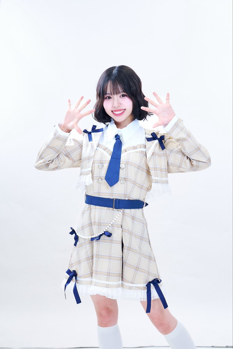 UNROQK_official's tweet photo. 🗝️ ───── MEMBER ───── 🗝️

🎀名前
 【白瀬 蒼空（シラセ ソア）】

💎 メンバーカラー
【白色🤍】

🌟 特技
【 水泳、浴衣着付け 】

💌 一言
「静岡出身🍵アイドルと女優の二刀流❕
会いに来てくれたら爆レスするよ💖」

⚠️100RPで衣装制作決定！⚠️

この扉の先に、
まだ見たことのない私たちがいる。

『UNROQK』
2026.10.31 DEBUT 🗝️

#UNROQK #アンロック #アンロク