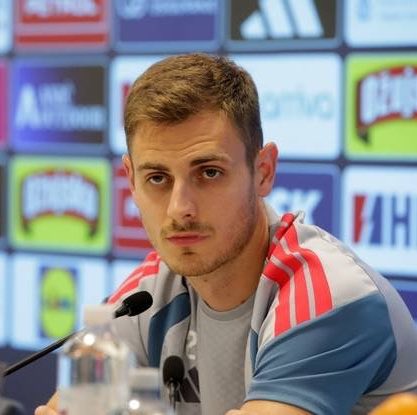 FabrizioRomano's tweet photo. 🌕🏴󠁧󠁢󠁥󠁮󠁧󠁿 Josip Stanisic on Ballon d’Or: “I’d vote for Harry Kane! He is not only about goals and assists, I see how much he works defensively for the team”. https://t.co/Y29ud6pyXz