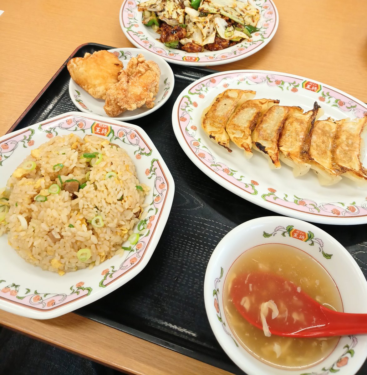 iruka1003's tweet photo. 焼きそば(2026/10/3)

焼きそばは、わざと焦がしました
昼食は、外食
#おうちご飯 https://t.co/50e4nBR4lw