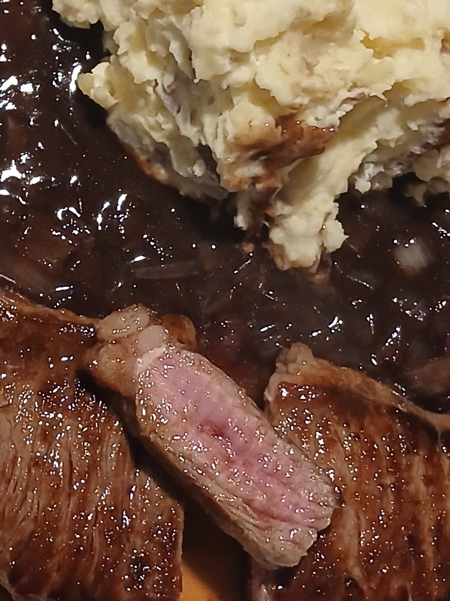 JayneMMW's tweet photo. My first Twitter steak, four Saturday nights ago... https://t.co/4OJCMmSHLR