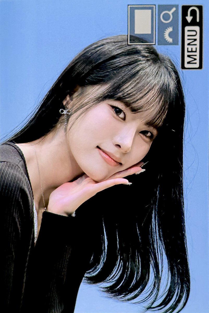 MUJIGAETTEOK7's tweet photo. 261003 
미쳐따😽
#루네디 #먼데이 #김지민 #lunedi
@lunedi_niverse https://t.co/cnnEivKBak