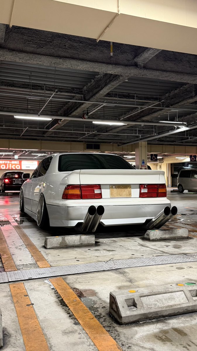 jan12211003's tweet photo. もー乗らないので誰かに譲ります！買ってくださいみんな大好き平成VIPですよ！値段上がってきてるのでお買い得かもです！
180万で純正パーツ前後バンパーサイドフロントパイプ以外とストックパーツヘッドライト、ナビなどあるのでお得だと思います！拡散してください！
 #車売ります
 #拡散希望 https://t.co/MgQWPPdnKa