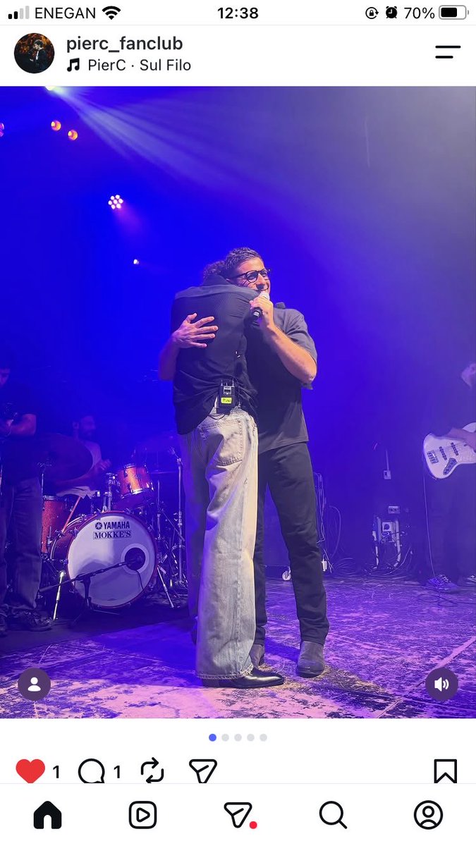 Millyzampa87's tweet photo. Giuro che poi la smetto, forse.
Questa foto, la più dolce del mondo😭.
Quanto bene si vogliono questi due?
#Pierc #Gabbani https://t.co/emzXg9vhU7