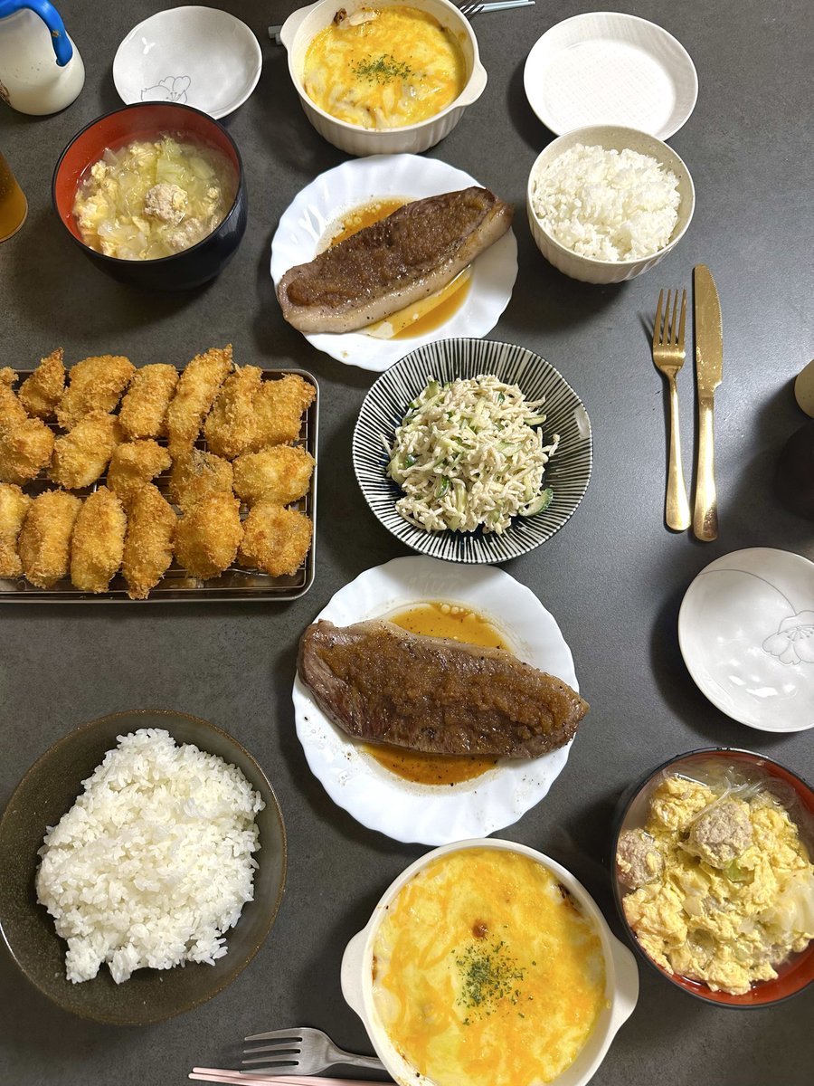 tibikurasanbo's tweet photo. 盛り付けのセンスも無けりゃ統一性も無いし絶妙にまずそうでウケる https://t.co/QB73Ds4x9J