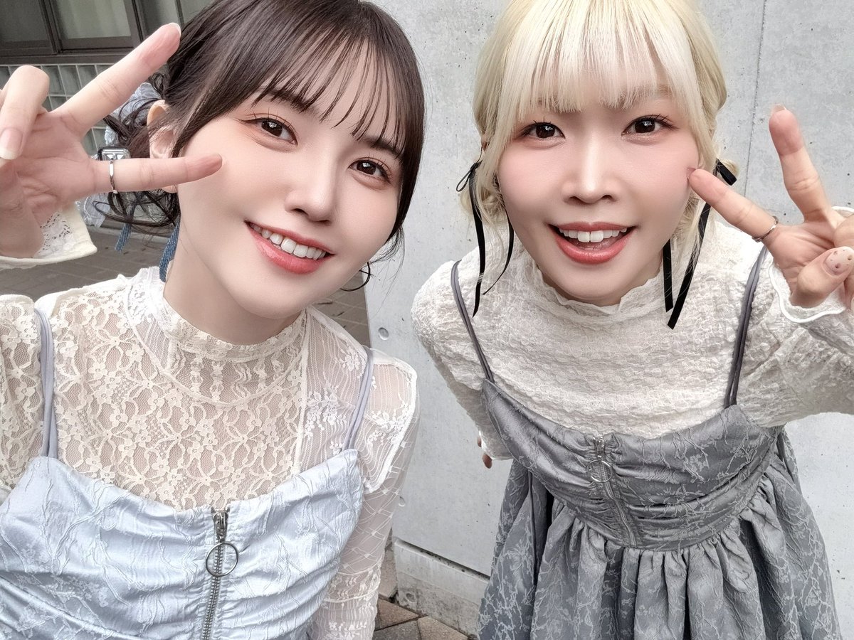 kitoakari_1016's tweet photo. 「鬼頭明里・内田秀トークショー 
〜明里と秀のミステリーファイル〜」
ありがとうございました🌟
秀ちゃんとは長い付き合いだけど、2人でのイベントはなかなか無かったのでとっても楽しかったです！✨衣装はお揃い🫰
呼んでいただき、お越しいただきありがとうございました！☺️ https://t.co/ZllG9ljrMN
