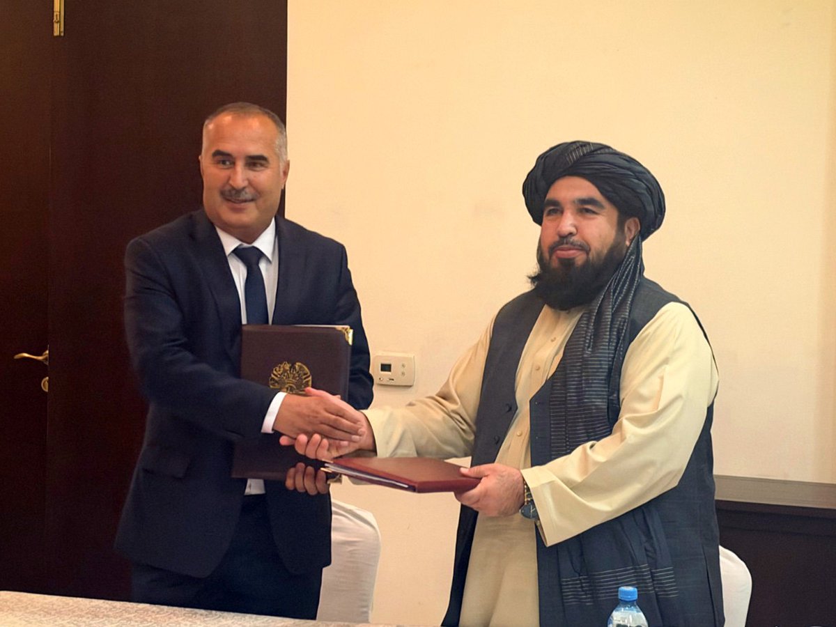 DABS_Official's tweet photo. د بدخشان ولایت سرحدي ولسوالیو ته د برېښنا رسونې په برخه کې د موافقت نامې لاسلیک

د افغانستان برېښنا شرکت او پامیر انرژۍ شرکت ترمنځ د بدخشان ولایت سرحدي ولسوالیو ته د برېښنا برابرولو په برخه کې د همکارۍ موافقت نامه،...
۱/۶ https://t.co/XTzyLXcdBp