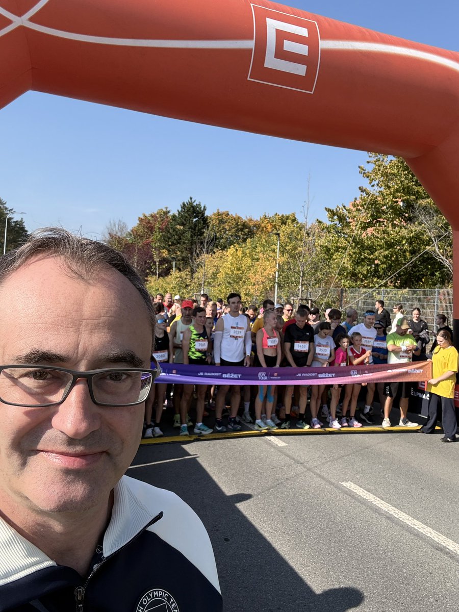borisstastny's tweet photo. Na dnešním startu RunTour Praha 2026 na Ladronce. Tisíce lidí, skvělá sportovní akce pro děti i širokou veřejnost. Děkuji a blahopřeji organizátorům. Takových akcí víc! 👍 https://t.co/50JlwWfJdd