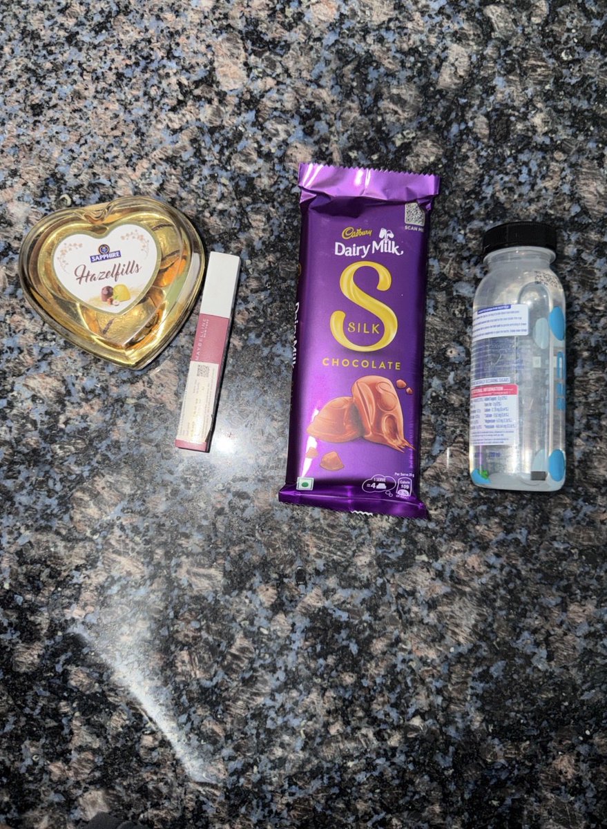 hsvijaykumar08's tweet photo. @SwiggyCares Yes I received New York saty matte ink liquid lipstick but only chocolate different received 

Totally i ordered three product &amp; two product are same received..ink liquid lipstick same but only chocolate different item they send to us.

order # id 249718838985897 https://t.co/xjcNNVtai3