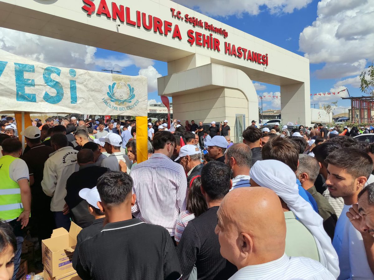 milhamigunbegi's tweet photo. Alan hınca hınç dolu, Cumhurbaşkanımızı bekliyor.

📍 Şehir Hastanesi https://t.co/mdHR0ArUyF