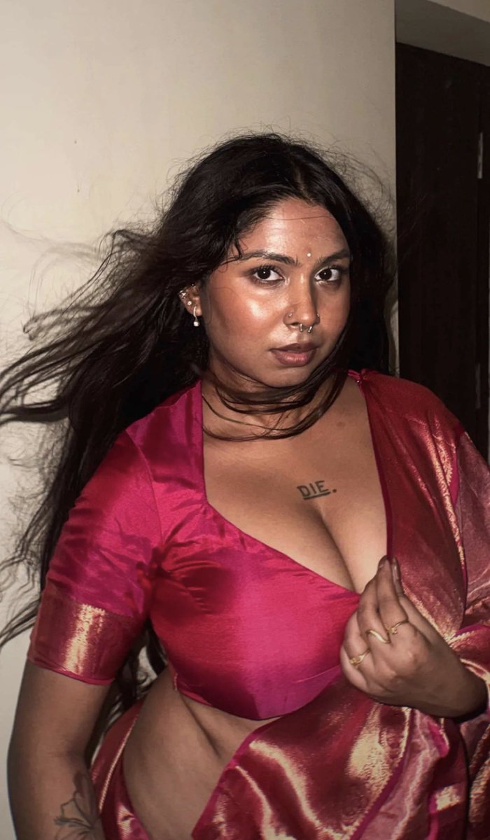 realstuffss's tweet photo. Intha dusky munda epdi iruka semmaya katuva molai la iva nudes iruku🤤 yarukula ivala theriyum🥵 https://t.co/1VQBZPtxyu