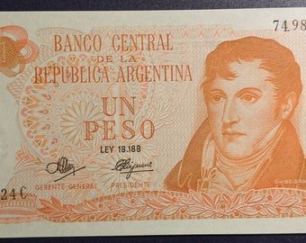 RDPHistory's tweet photo. The average cost of a single sheet of toilet paper in the UK is £0.002p.

The value of an Argentine peso in the UK is £0.0005p.

Save money on household essentials: wipe your bum on pesos. https://t.co/TH3qtV2QPx