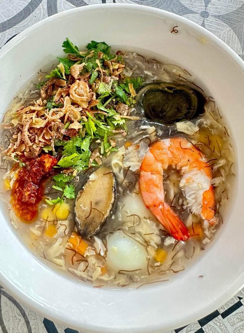 NgocDangX52's tweet photo. 👉 Súp cua nóng đây! Ai đang đói bụng, vào làm một chén cho ấm nào! 🦀🔥
#SupCua #SupCuaNong #MonNgon #MonAnVat #DoAnNgon #AmThucVietNam #MonNgonMoiNgay #AnVat #AnLaGhien https://t.co/4kya6Mt2vh