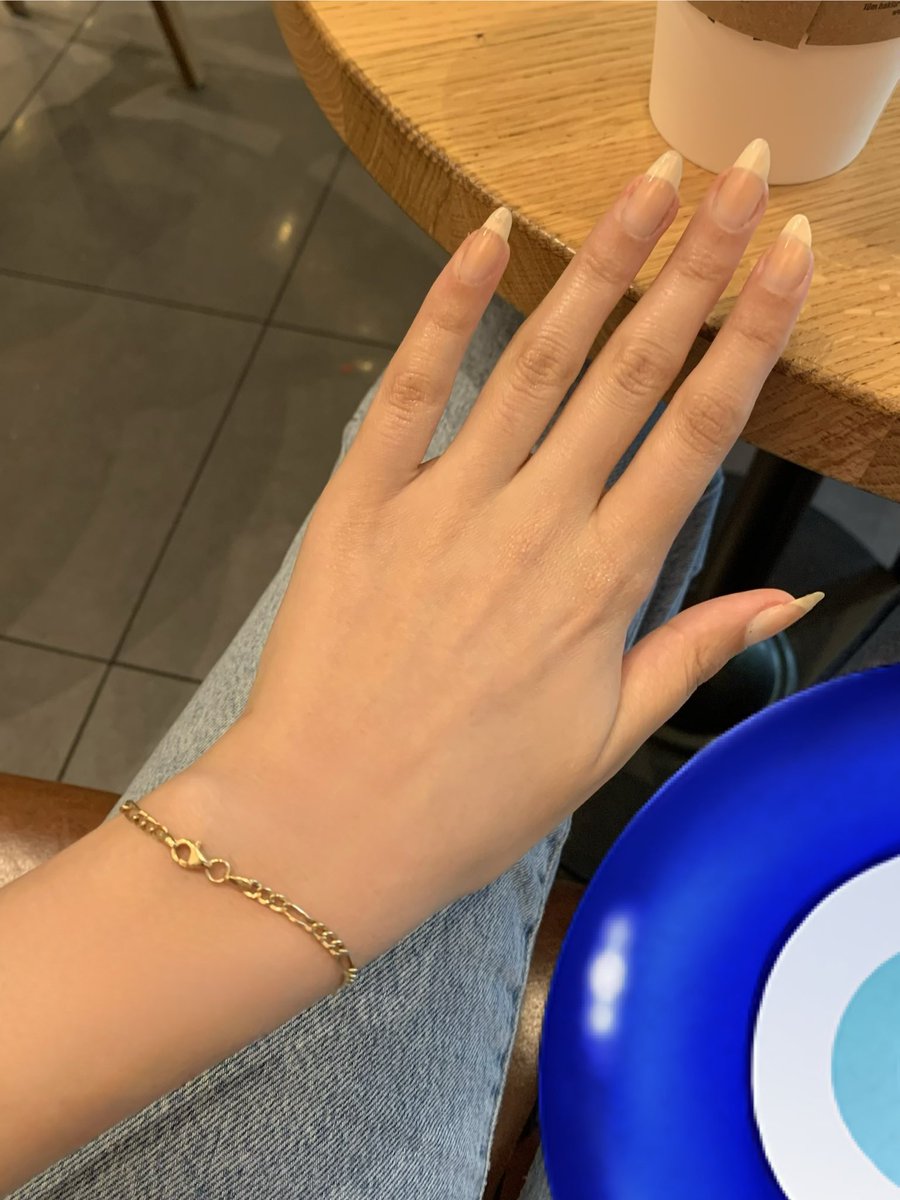 senyawest's tweet photo. Hey grok cartier trinity yüzük çiz https://t.co/WwxumpWzDW