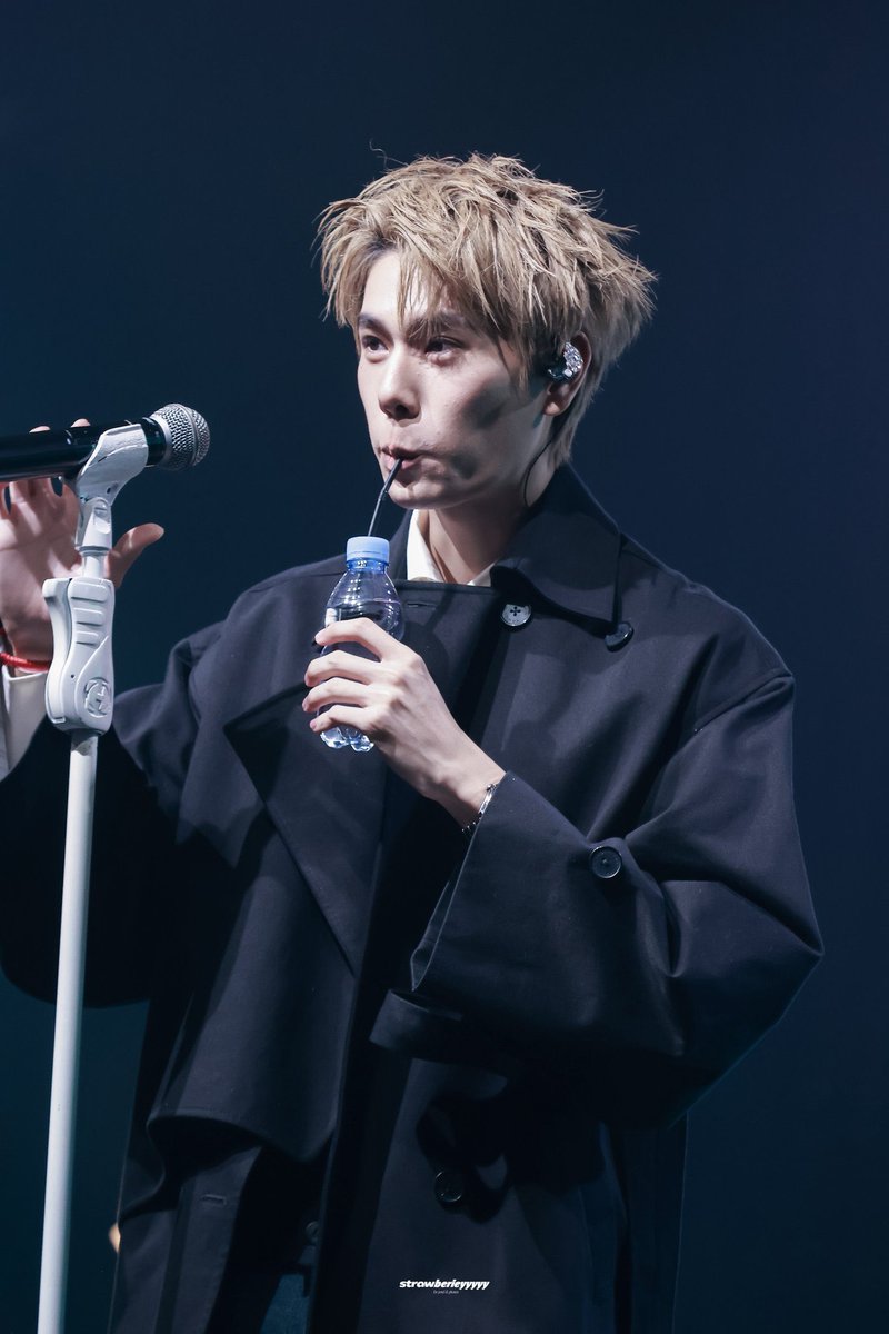 tohuppw's tweet photo. 노래할땐 앙나섹시햇는데... 갑자기 아기되는거봐🍼👶🏻

PHUWIN 1ST FANCON IDN
#2026Phuwin1stFanconinIndonesia, #phuwintang https://t.co/G4sim1BsMq