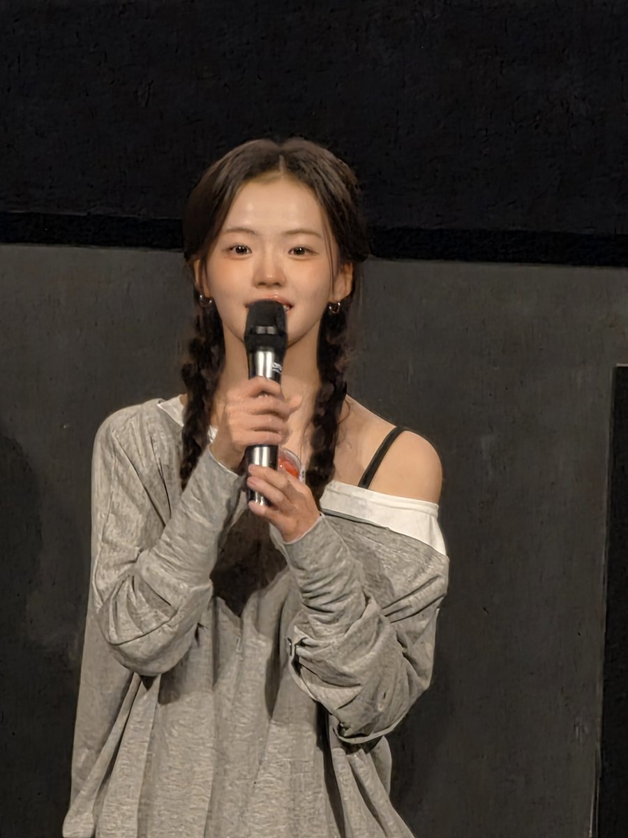 asget_y's tweet photo. 김시아 배우님 눈이 넘 반짝반짝하셔용 https://t.co/og8H7ql4Ue