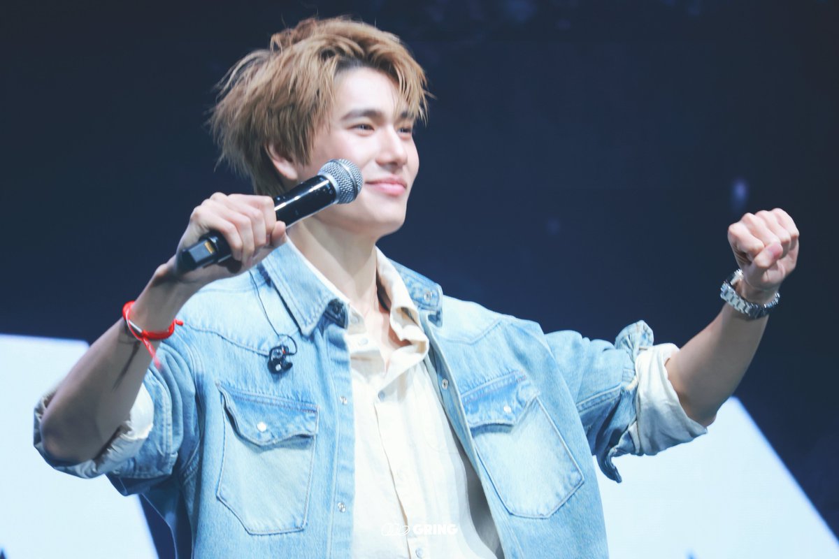 giggeringing's tweet photo. 😁😁
PHUWIN 1ST FANCON IDN

#2026Phuwin1stFanconinIndonesia
#phuwintang https://t.co/sh6SRRAu9l