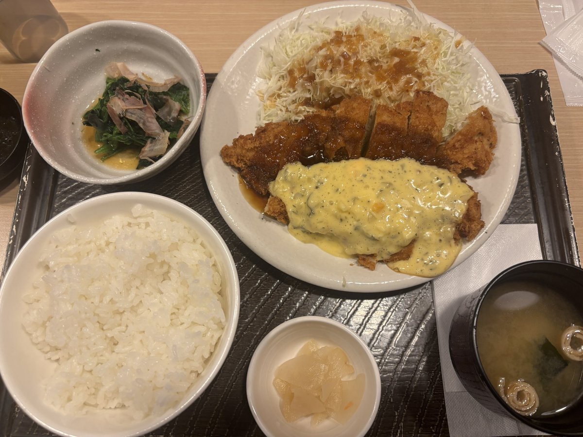 nobo0612k's tweet photo. #ガスト　
#ビッグチキンカツ定食
#ご飯大盛り無料🆓
ボリュームがあってチキンカツも柔らかい！美味しかったです♪ https://t.co/gD7nf90ayy