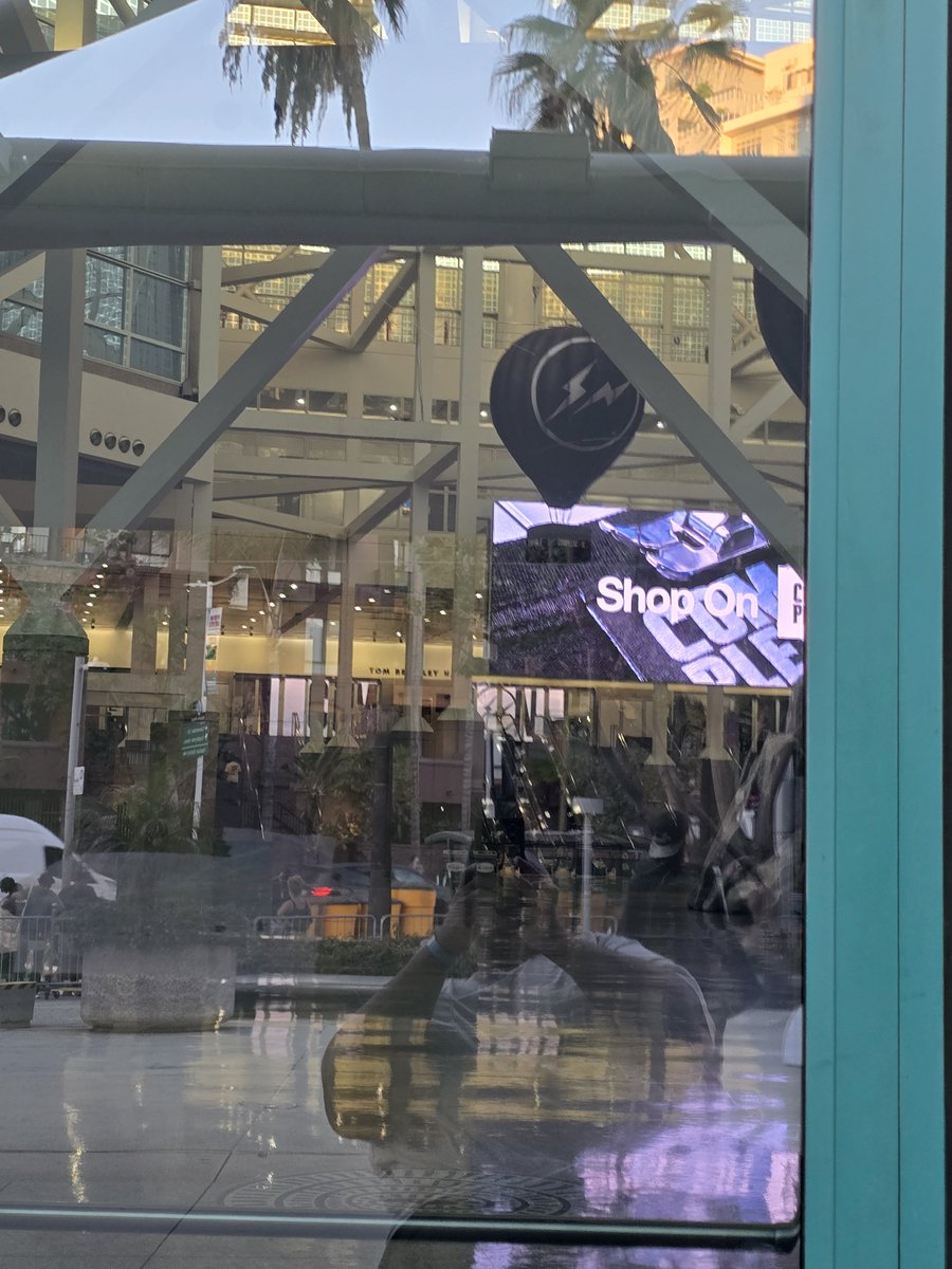 dalocker9's tweet photo. The claim before the storm! Complex Con 2026 here we come! #complexcon #complexcon2026 https://t.co/vhl4Sp90eM