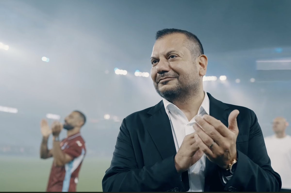 bilal_kures's tweet photo. Son haftanın genel görünümünü değerlendirmek gerekirse…

Trabzonspor Başkanı Ertuğrul Doğan'ın Salah ve benzeri transferleri, ekonomik adımları derken Türk futbolunu çok ürkütmüş…

Yapının sadece MHK’nın içinde olduğunu düşünmemek lazım.
Son haftada gördüklerimiz bunun bir işareti…

Trabzonspor’un büyük Başkanı Ertuğrul Doğan’ın ürküten vizyonunu, her zamankinden daha da güçlü bir şekilde destekliyorum. 

Bu sirki başlarına geçireceğine de inancım tam! 
Kalemim de dilim de yanında!