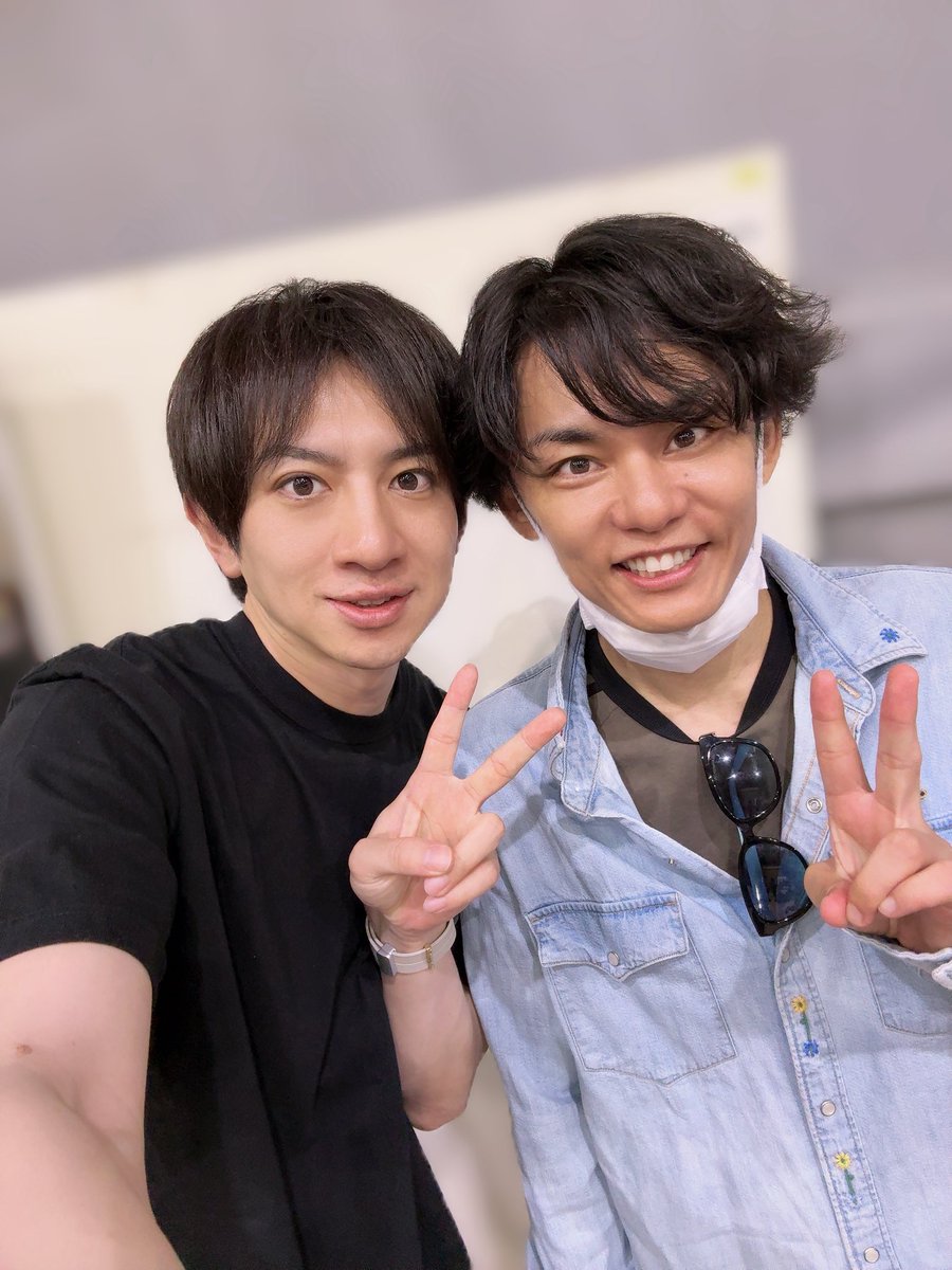 ikko0305cho's tweet photo. 忍ミュ16弾再演稽古が終了しました✨
再演ではどこがどのように変わったのかなども楽しんでいただけたらと思います！初めて観る方も楽しんでいただけるよう頑張ってまいりました🫡

かーーーーずくん！と一緒に😬 https://t.co/VpCEippVCW