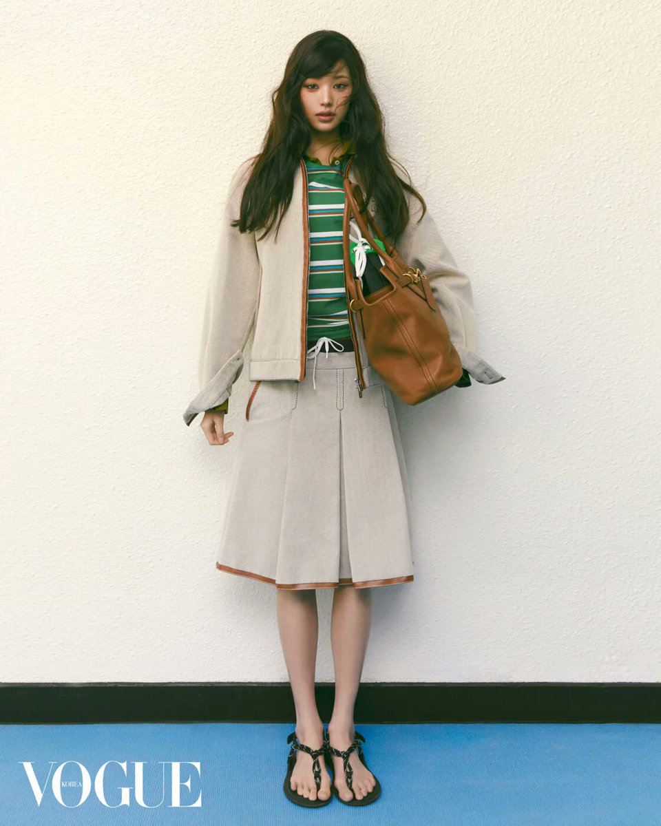 wonyoportfolio's tweet photo. From Her Archive  

VOGUE Korea March 2024
Cover Star
Photography by Kim Hee June
SPONSORED BY MIU MIU

#JangWonyoung #장원영  #ウォニョン https://t.co/k8iszsYFgv