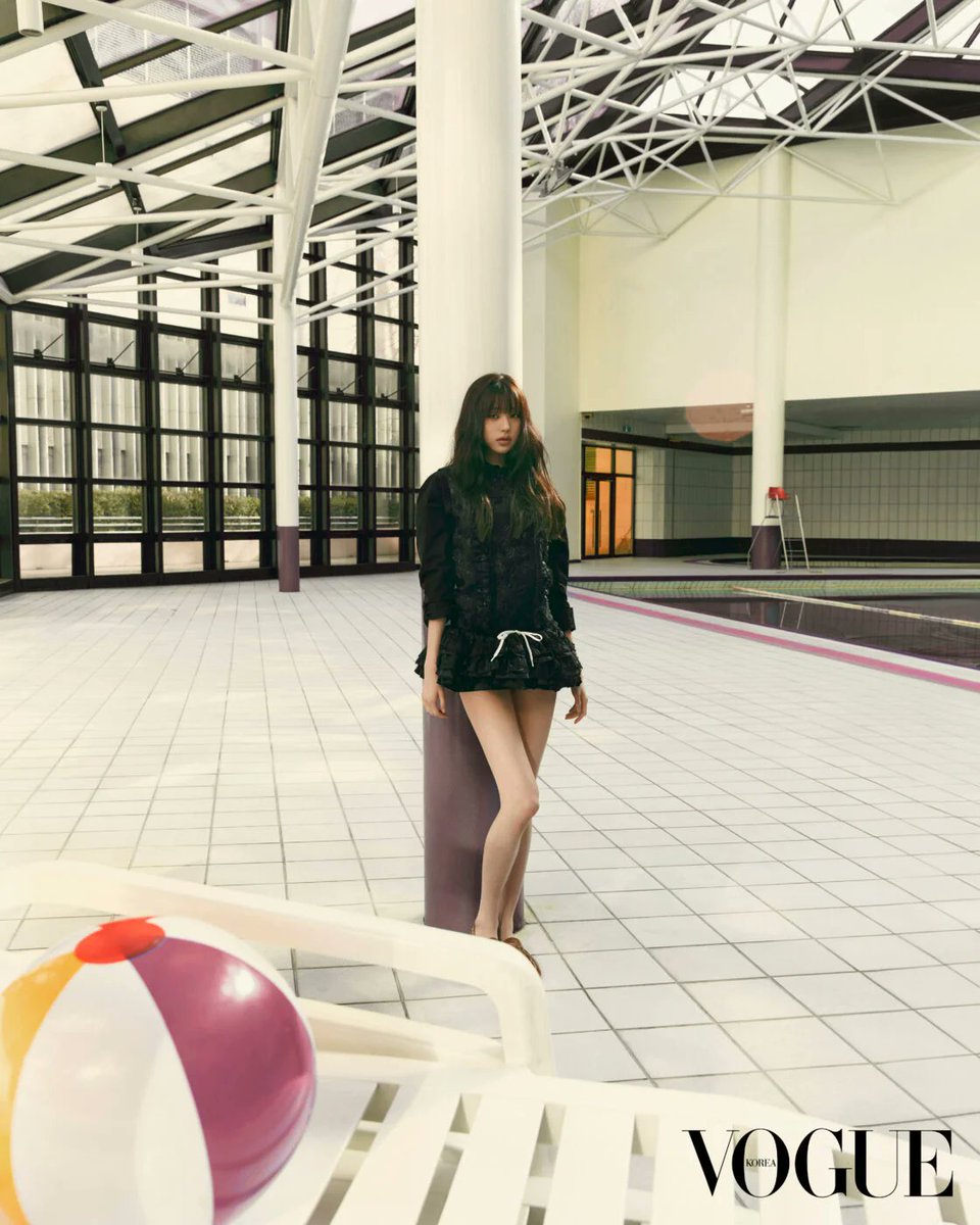 wonyoportfolio's tweet photo. From Her Archive  

VOGUE Korea March 2024
Cover Star
Photography by Kim Hee June
SPONSORED BY MIU MIU

#JangWonyoung #장원영  #ウォニョン https://t.co/k8iszsYFgv
