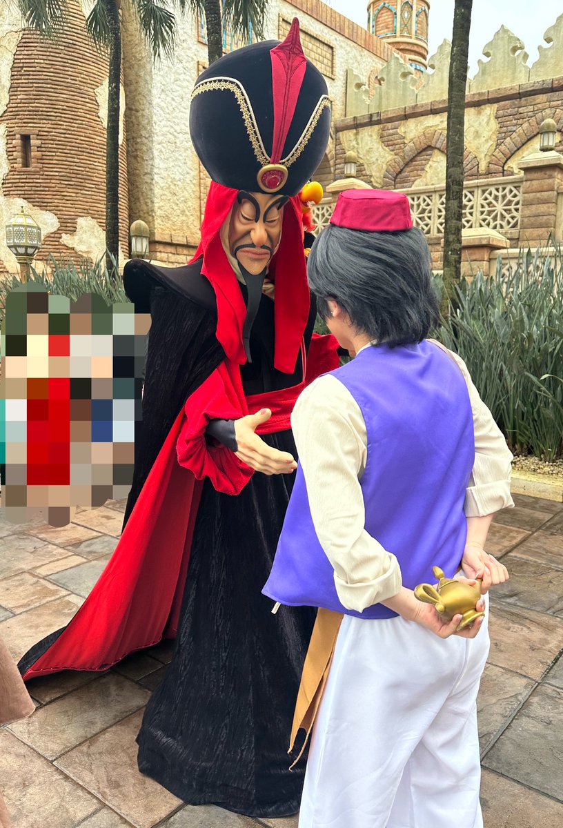 Blue__a0's tweet photo. Dハロ仮装🎃　
#Dハロ仮装 #Dハロ仮装2026 

🐍『ランプを寄越せ🫴』
　　　　　　　　　　　　　『ヤダ🙎‍♂️』 https://t.co/jbWXLMbbpo